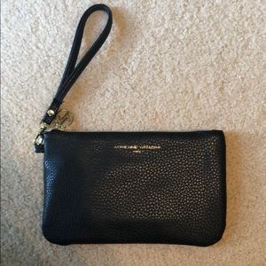 Adrienne Vittadini Charging Wristlet/Wallet